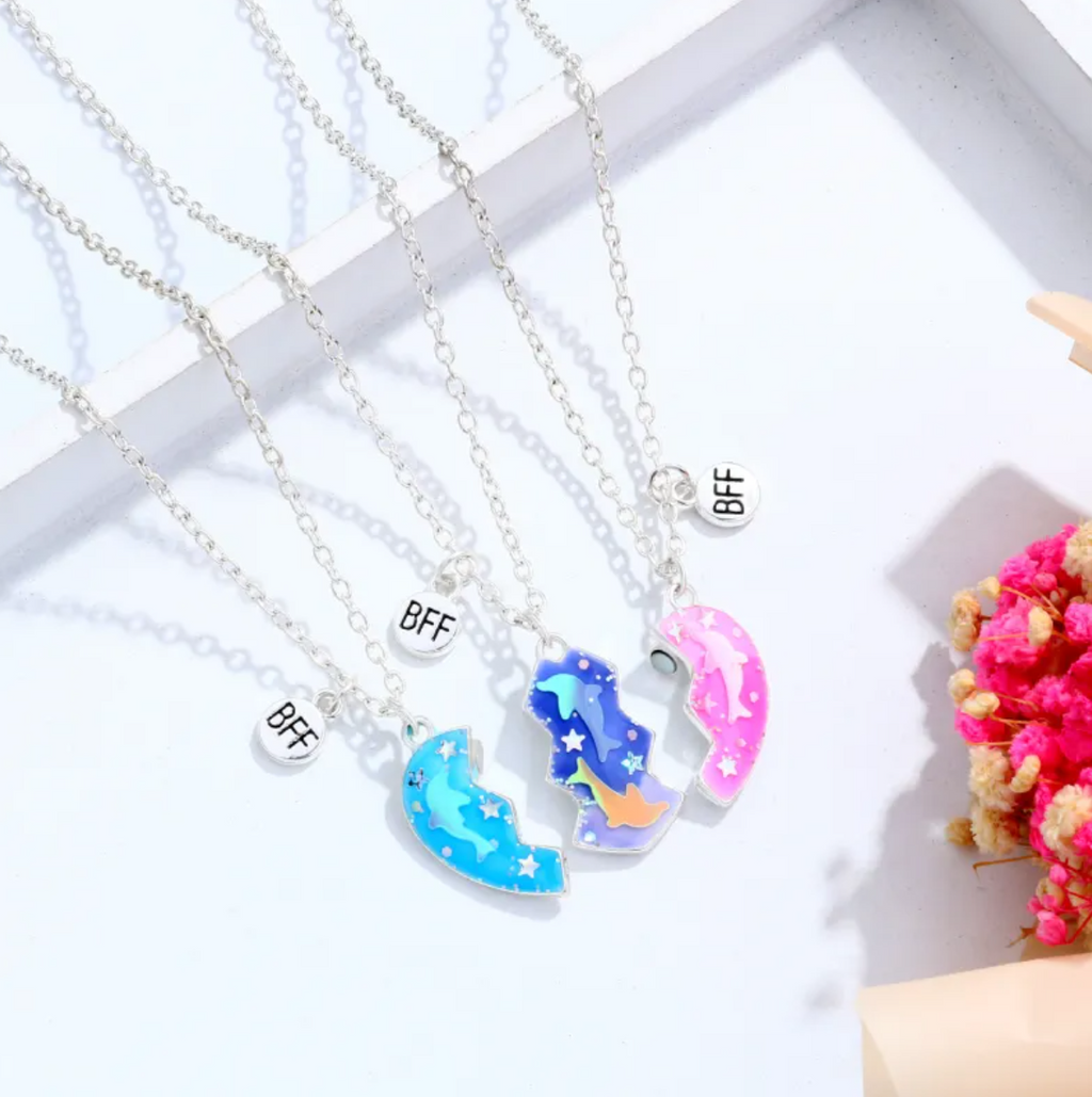 Best Friends Love Necklace Set with Hearts Celebrate Friendship